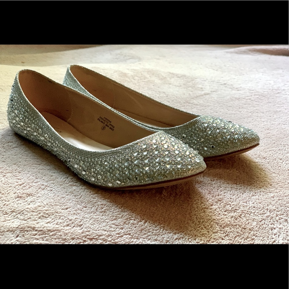 Size 9 flats